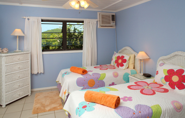 Небольшая детская комната