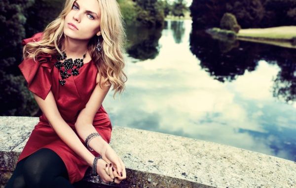 Актриса Марина Линчук