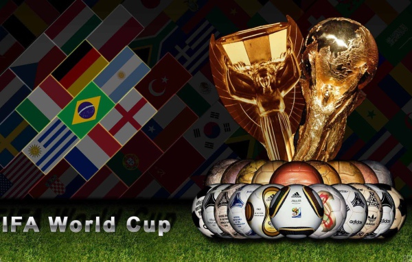 Мячи и кубки Чемпионата Мира по футболу в Бразилии 2014