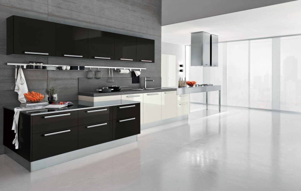 Большая черная кухня