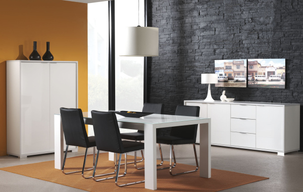 Черная стена в столовой