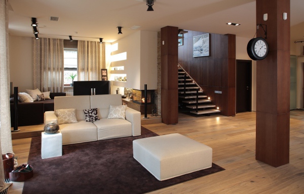 Колонны в гостиной