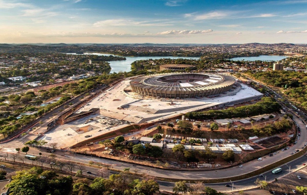 Стройка нового стадиона Чемпионата Мира по футболу в Бразилии 2014