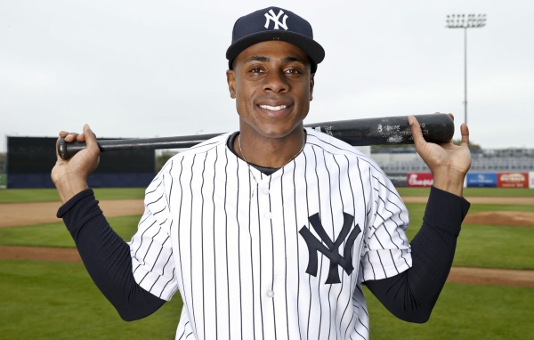 Девид Робертсон на бейсбольном стадионе