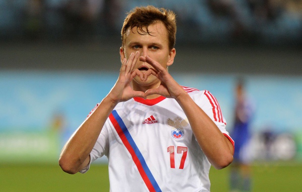 Денис Черышев игрок сборной России на поле