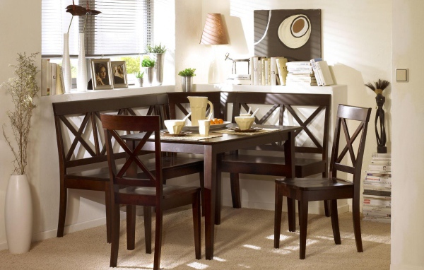 Столовая с уголком