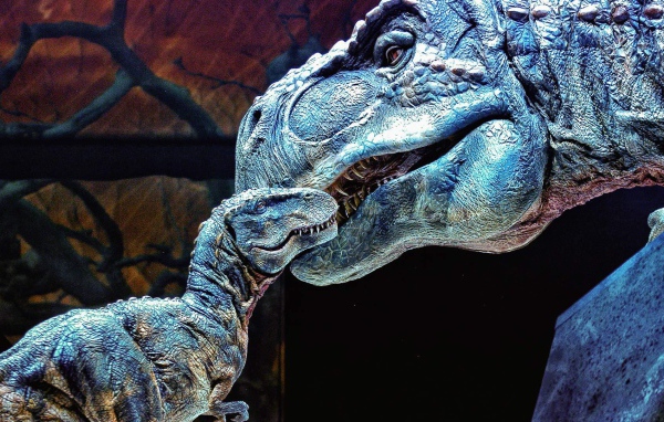 Динозавр с детенышем