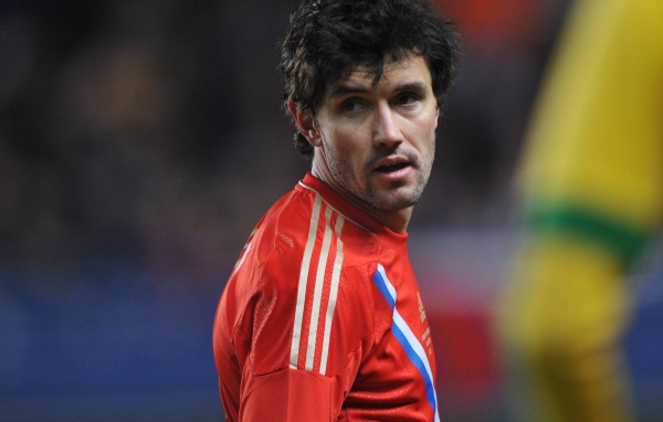 Полузащитник Динамо Юрий Жирков на поле