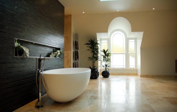 Яйцевидная форма ванной