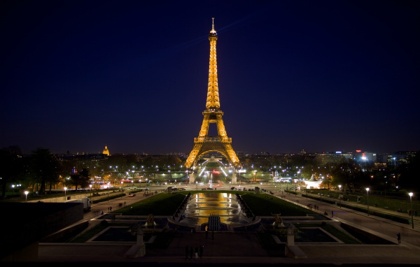 Эйфелева башня, ночное фото