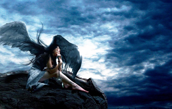 Падший ангел с татуировкой