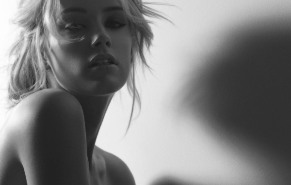 Знаменитая Эмбер Хёрд