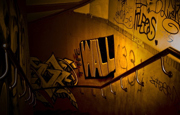 Граффити у лестницы