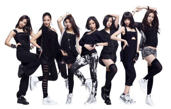 Группа танцоров