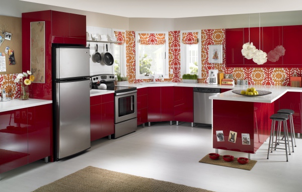 Кухня в красных тонах