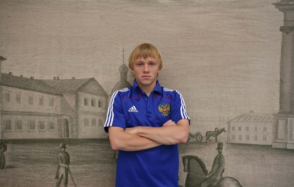 Защитник Локомотива Ренат Янбаев