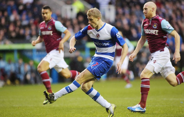 Павел Погребняк игрок сборной России с соперниками