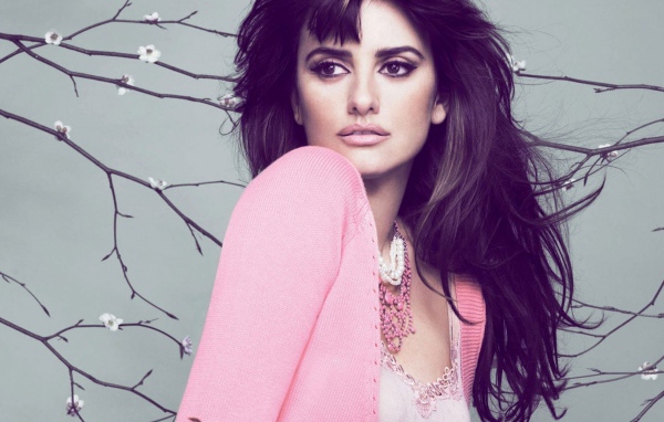 Пенелопа Крус в розовом