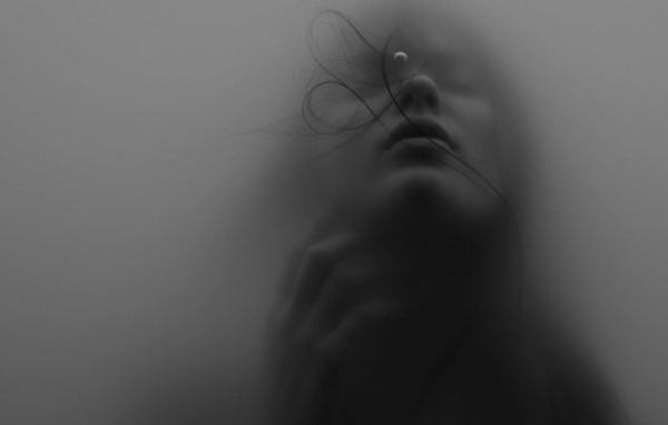 Фотография Девушка в тумане