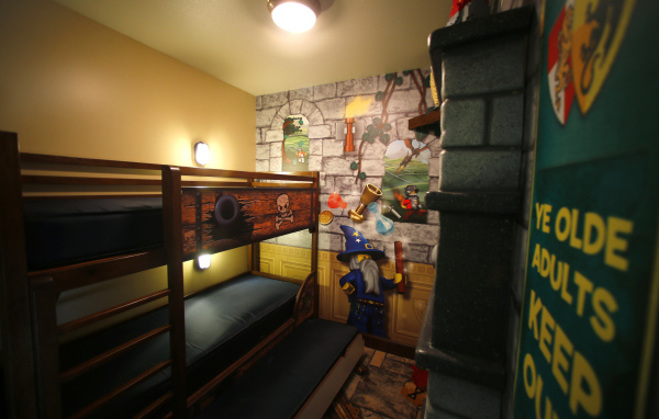 Пиратский корабль в детской