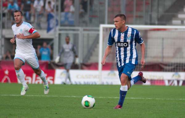 Полузащитник Порту Марат Измайлов