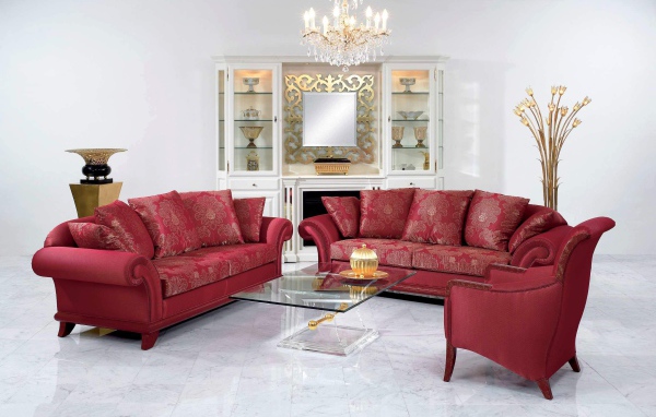 Красная мебель в гостиной
