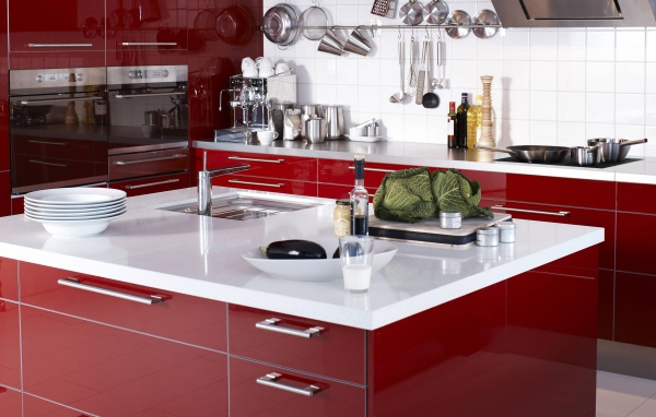 Красный цвет кухни