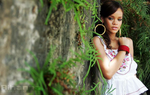 Рианна на природе