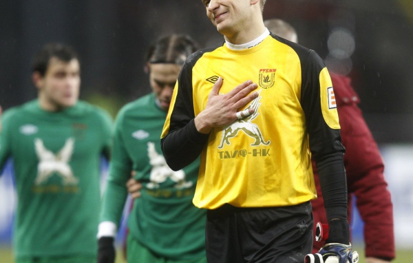 Сергей Рыжиков вратарь Рубина на поле