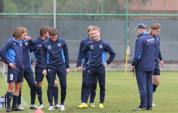 Российский футболист Павел Игнатович на тренировке