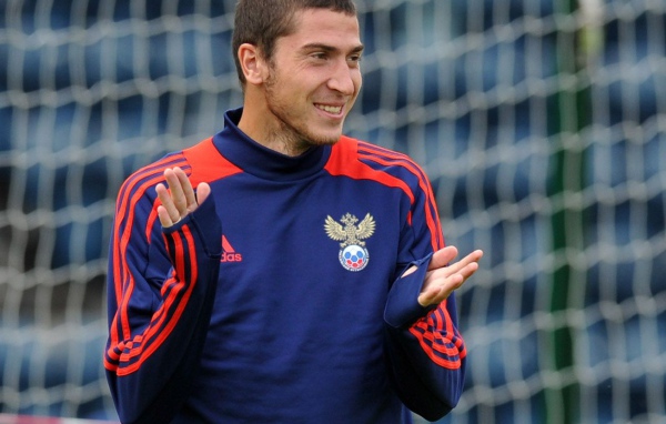 Полузащитник сборной России Алексей Ионов