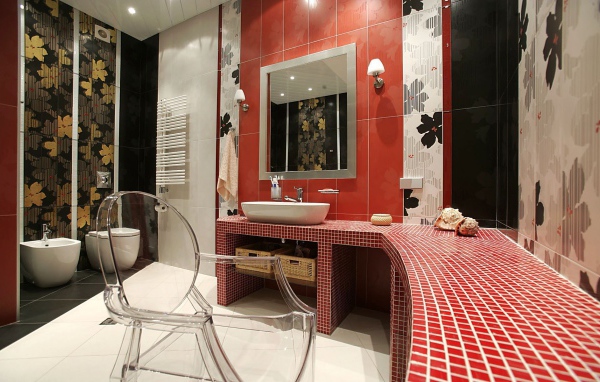 Мелкие красные плитки для ванной