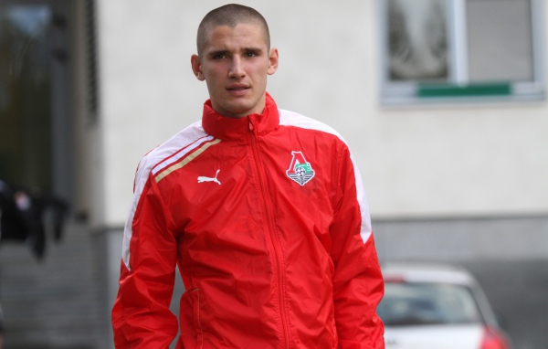 Тарас Бурлак защитник Локомотива