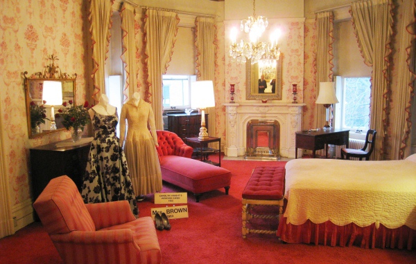 Спальня в стиле 19 века