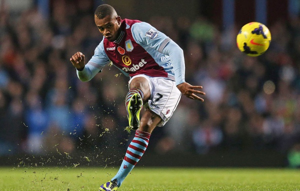 Известная футбольная команда Астон Вилла