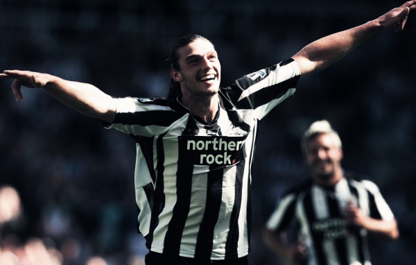 Популярный футбольный клуб Англии Ньюкасл Юнайтед