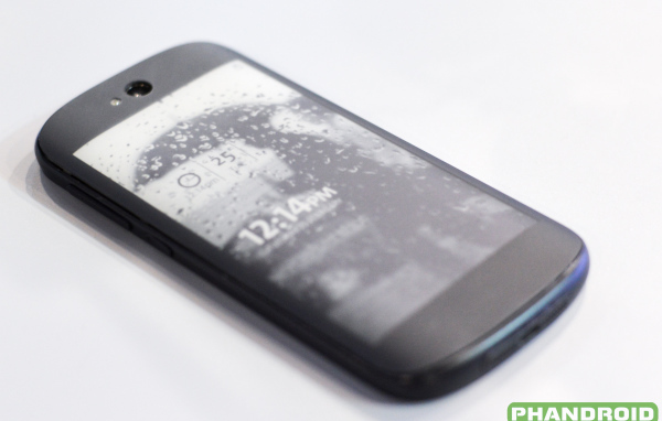 Водостойкий смартфон YotaPhone 2