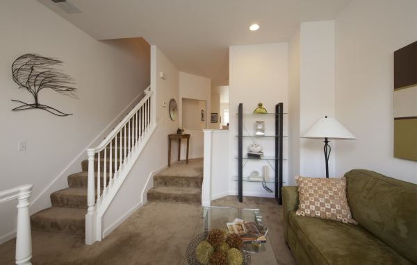 Белый тон гостиной