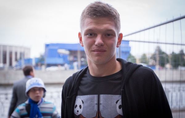 Полузащитник Зенита Олег Шатов