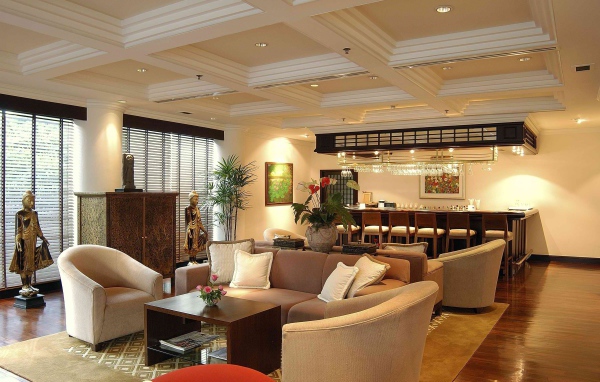 Зал с барной стойкой