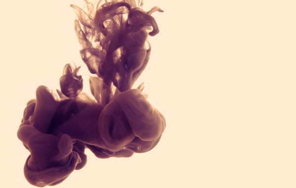 Облако сиреневого дыма