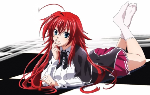 Красноволосая девушка из аниме Highschool DxD