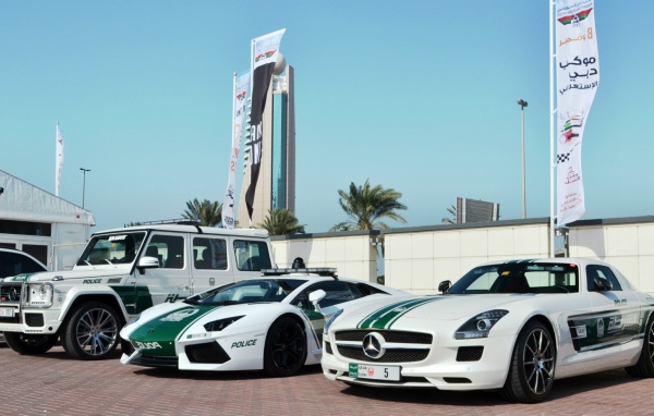 Автомобили полиции Дубая