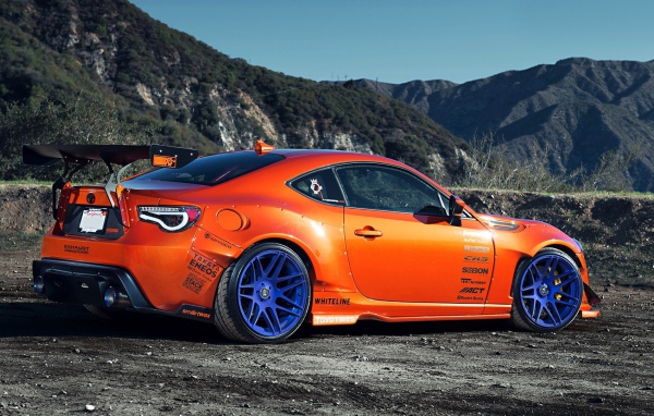 Спортивный оранжевый Scion