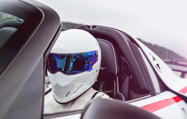 Гонщик в шлеме, программа Top Gear