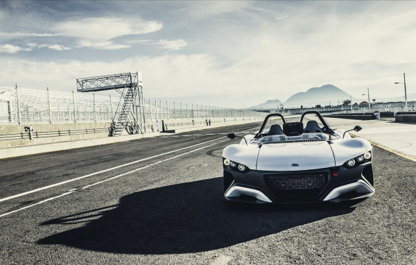 Белый кабриолет Vuhl