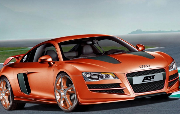 Оранжевый спортивный Audi R10