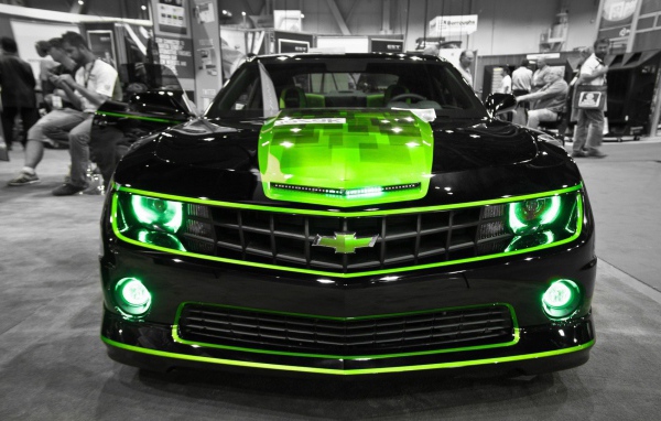 Черно зеленый Chevrolet Camaro