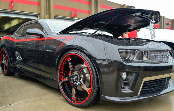 Автомобиль Chevrolet Camaro by Forgiato