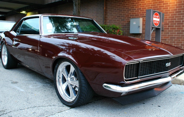 Мощный Chevrolet Camaro SS 1968